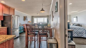 Interior - Oceanfront Suite - Top Floor - Pool and Sauna - Sleeps 4! (Lincoln City)