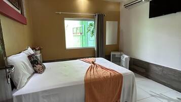 Classic Room | 1 bedroom, minibar, free WiFi, bed sheets