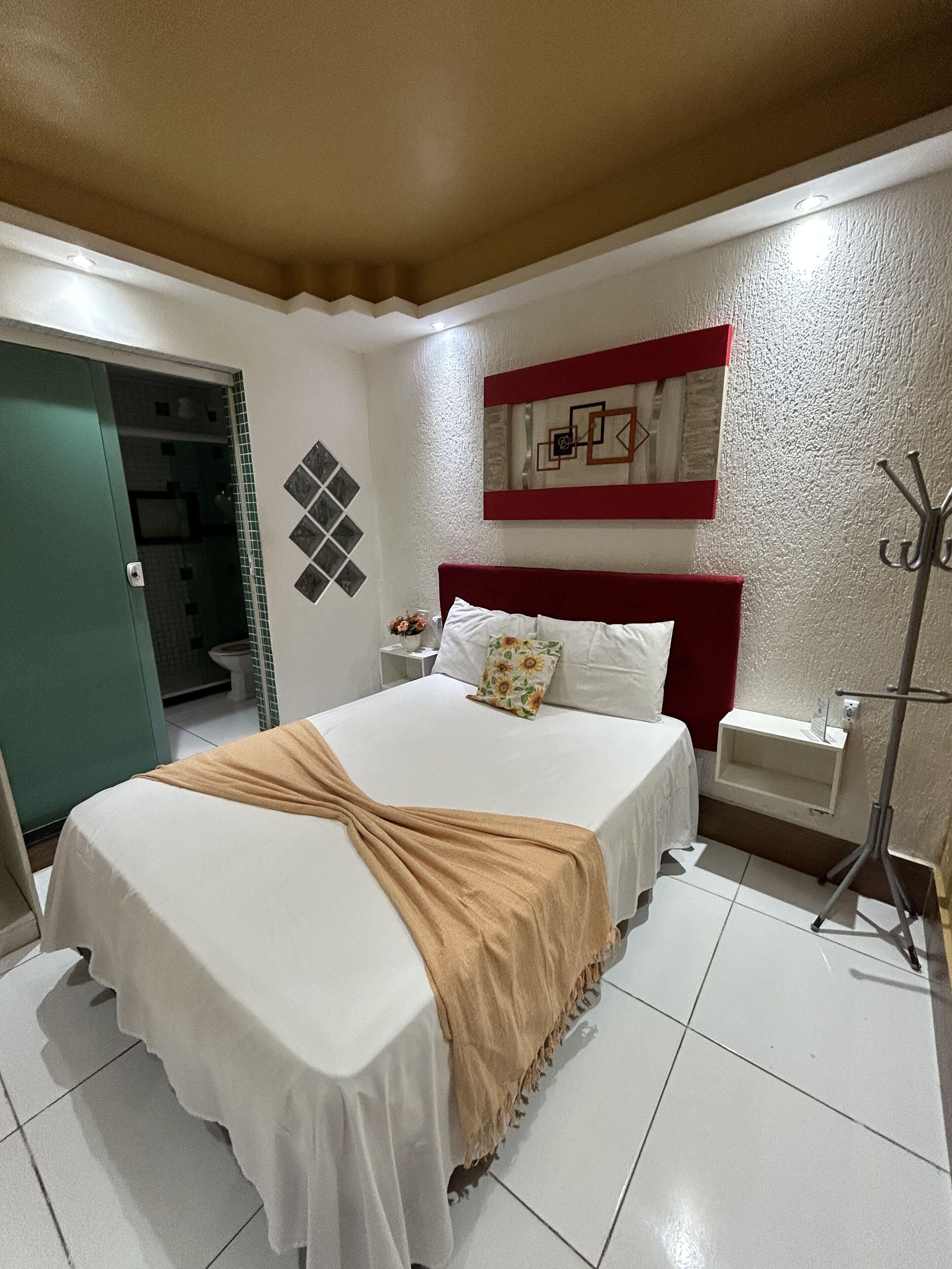 Quarto clássico | Frigobar, Wi-Fi de cortesia, roupa de cama