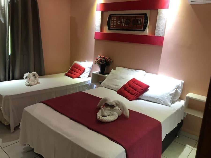 Minibar, free WiFi, bed sheets