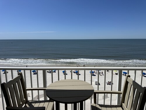 Beachfront Perfection ~ Stunning Balcony Beach & Gulf Views ~ Close to it All