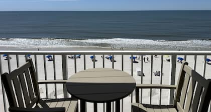Beachfront Perfection ~ Stunning Balcony Beach & Gulf Views ~ Close to it All