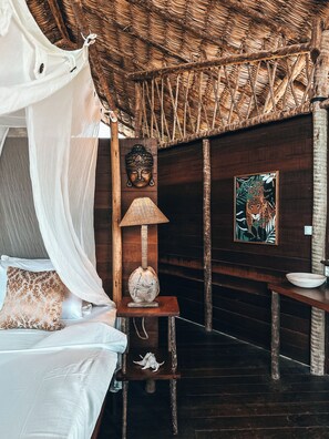 1 chambre, coffres-forts dans les chambres, fer et planche à repasser