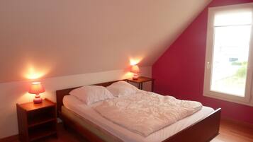 4 chambres, fer et planche Ă  repasser