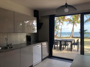 Standard Apartment, 3 Bedrooms, Lagoon View, Beachside | Private kitchen - Be On The Beach (Sainte-Anne)