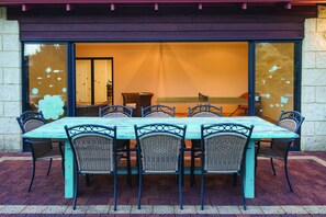 Outdoor dining