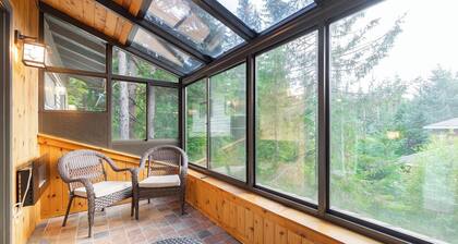 Amazing cabin close to lifts, brewery, dining, hiking and biking.