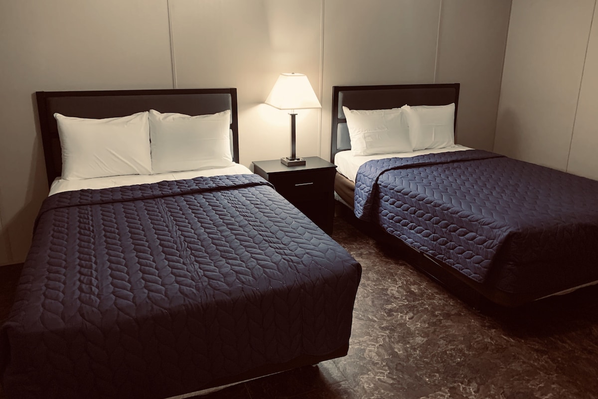 Memory foam -patjalliset sängyt, ilmainen Wi-Fi, vuodevaatteet
