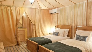 Unclassified image, 3 of 13, button - Sahara Luxury Camps (Taouz)
