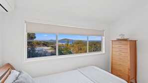 6 bedrooms, iron/ironing board, free WiFi, bed sheets