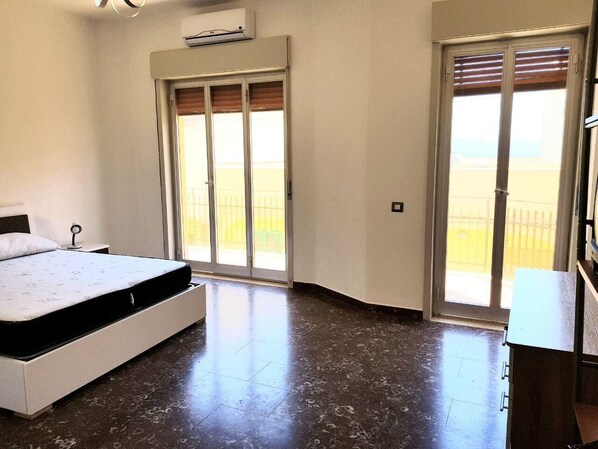 3 bedrooms - Ganzirri: Apartment 50 meters from the sea (Messina)