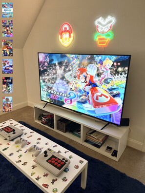 Game room - Beautiful! So many amenities! This is your house! (Moneta)