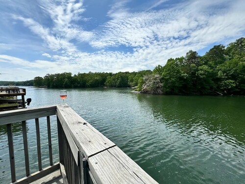 Beautiful! So many amenities! This is your house!