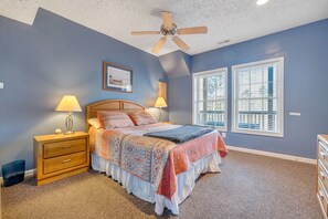 5 bedrooms, iron/ironing board, travel crib, free WiFi - Beautiful! So many amenities! This is your house! (Moneta)