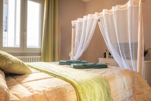 2 quartos, ferros/tábuas de passar roupa, Wi-Fi, roupa de cama