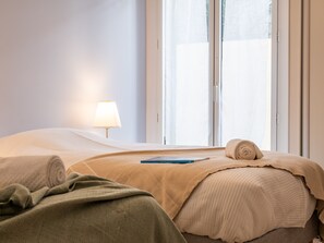 2 bedrooms, iron/ironing board, WiFi, bed sheets - Palm Beach - swimming pool - beach at few steps (Cannes)