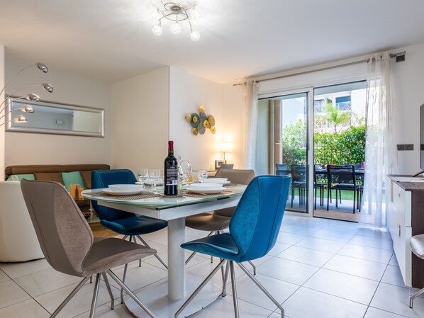 تناول الطعام