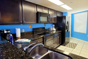 Fridge, microwave, oven, stovetop - Free Beach Service-Beachfront 6th Floor (Fort Walton Beach)