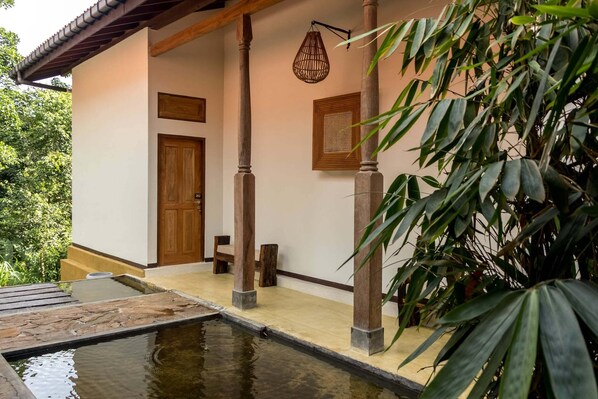 Front of property - Kingdom Secret Kiriella (Kiriella)