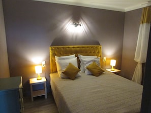 3 bedrooms, desk, iron/ironing board, travel cot - Gite Le Christol between Gard and Ardèche (Saint Victor de Malcap)