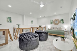 4 bedrooms, iron/ironing board, free WiFi, bed sheets - Remodeled Beachfront Penthouse with Ocean Views for Miles! Community Pool & Beach Access! (South Padre Island)