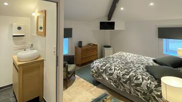 4 chambres, fer et planche à repasser, Wi-Fi gratuit, draps fournis