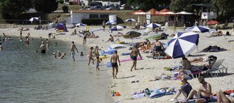 -Great maisonette apartment -with sea view -located directly on the beach -underground garage