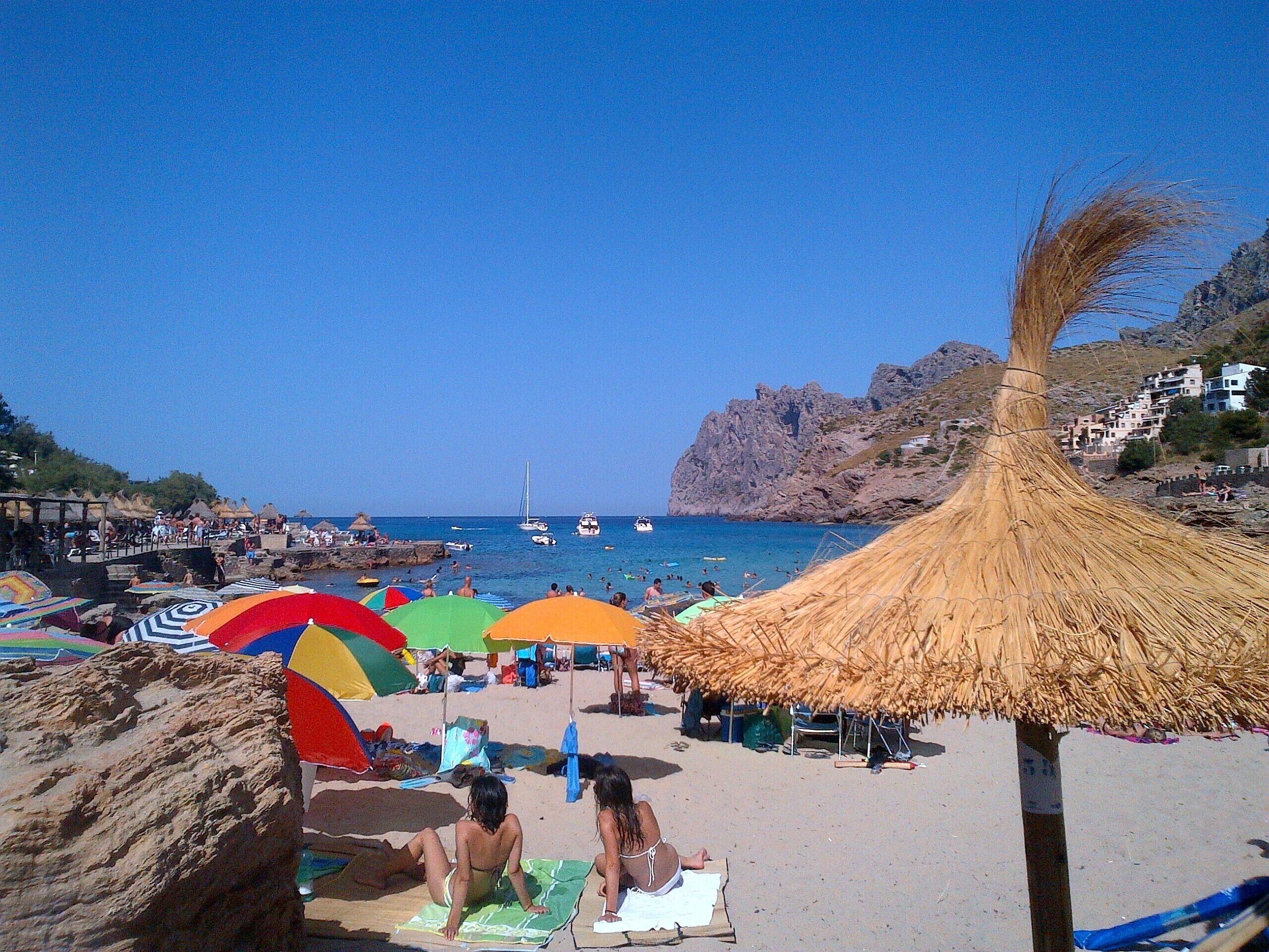 Beach nearby, beach towels