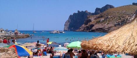 Beach nearby, beach towels