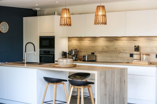 Fridge, microwave, oven, stovetop - Magnificent new 9-person villa 150 m from the ocean (Hourtin)
