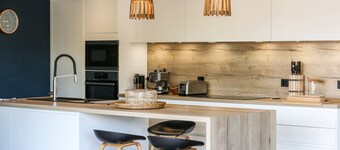 Magnificent new 9-person villa 150 m from the ocean