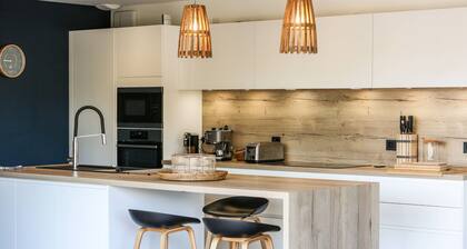 Magnificent new 9-person villa 150 m from the ocean