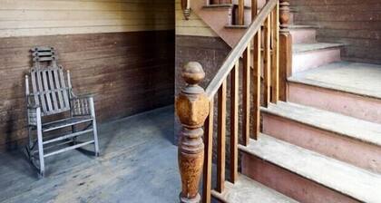 Family Friendly Loft Apartment with Ocean views