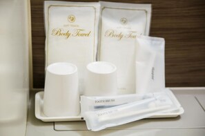 Hair dryer, towels, shampoo - Nonsmoking Semidouble room 1 bed for 2 people / Fukuoka Fukuoka (Fukuoka)