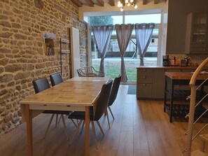 Dining - Gîte  dans longère en Normandie (Athis val de rouvre)