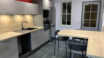 Fridge, microwave, oven, dishwasher