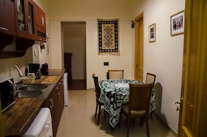 Wasserkocher mit Kaffee-/Teezubehör