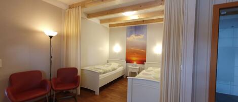1 chambre, lit parapluie, Wi-Fi, draps fournis