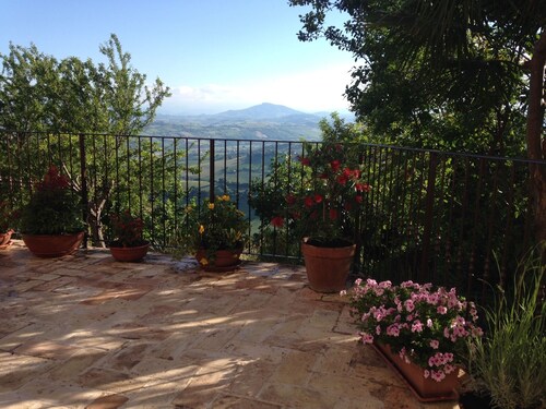 15th cent house centro storico of charming hilltown fabulous view