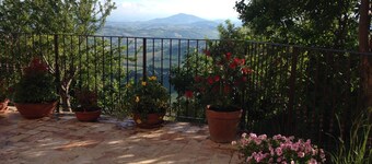 15th cent house centro storico of charming hilltown fabulous view
