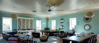 Luxury Apartment overlooking Center Harbor in Brooklin