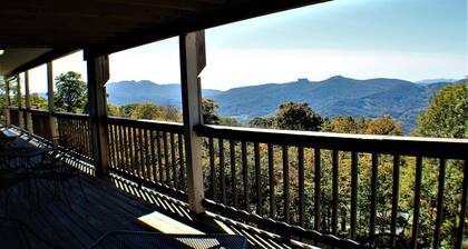 Mountain Escape w/ spectacular view - Near skiing and hiking