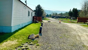 Property grounds - Clean and Cozy Home Away from Home! (Stanley)