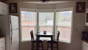 Dining - Clean and Cozy Home Away from Home! (Stanley)