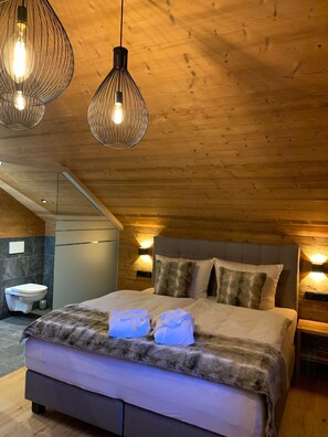 4 bedrooms, WiFi, bed sheets