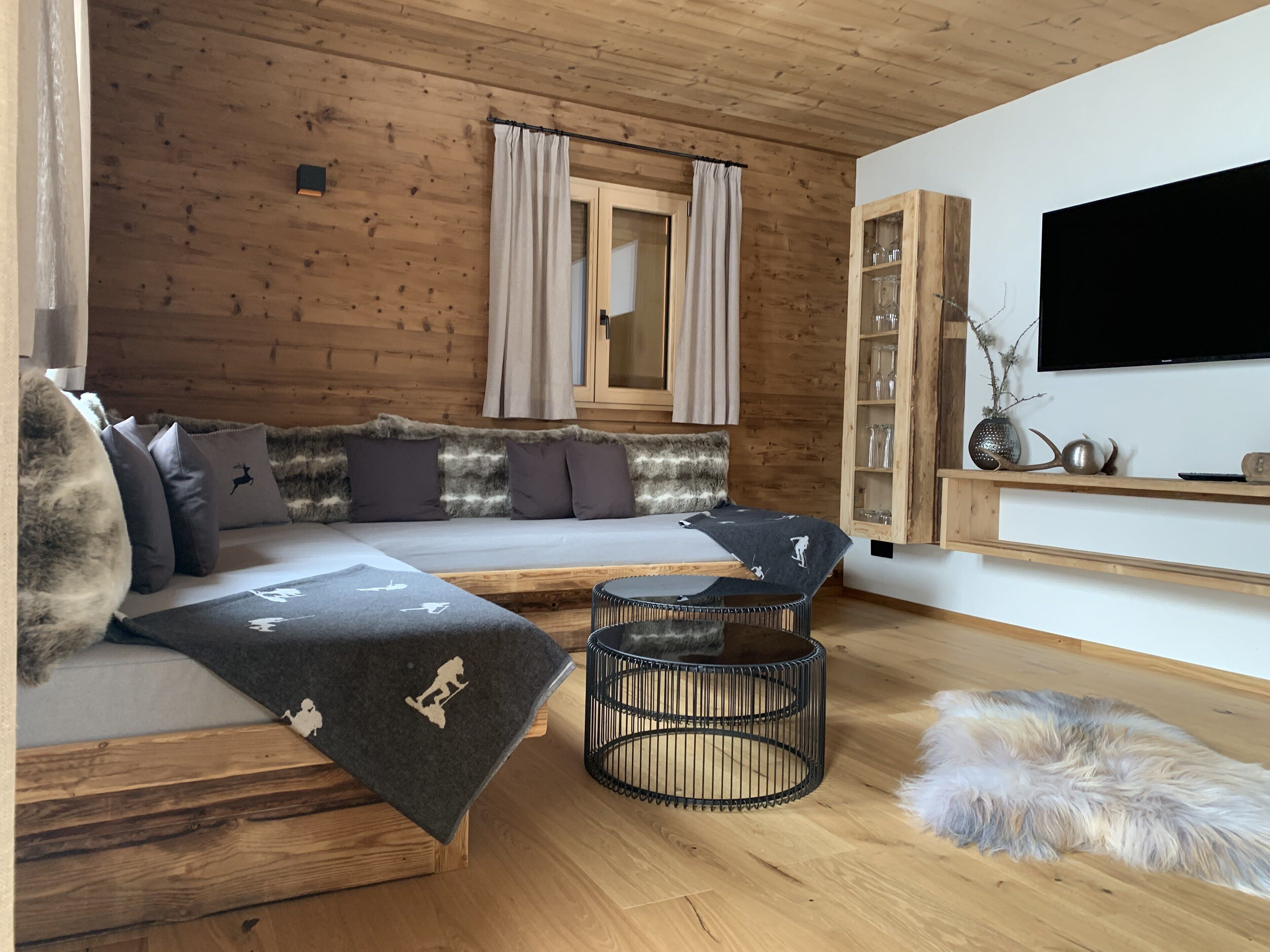 Fernseher, Kamin