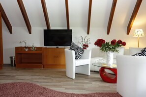 Deluxe Double Room | Desk, bed sheets - Hotel Faller (Breitnau)