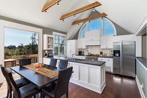 Dining - Chef's Kitchen, Salish Sea View, EV Charger: This is The Cottage on Cedar Street (Friday Harbor)