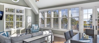 Chef's Kitchen, Salish Sea View, EV Charger: This is The Cottage on Cedar Street