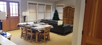 Trinity:  Ski Access  Great Guest House-Recently Upgraded!  